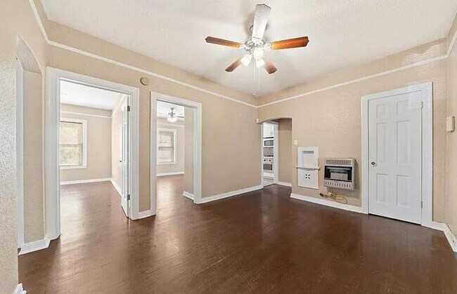 Photo - 268 E Lullwood Ave Unit 1