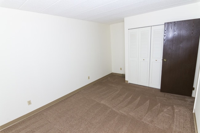 Lexington Manor Apartments