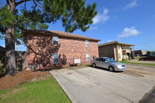 Photo - 2 bedroom, 2 bath apartments in Sherwood F...