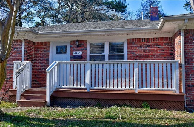 Charming Brick Ranch Near Norfolk Naval Base - Charming Brick Ranch Near Norfolk Naval Base Casa