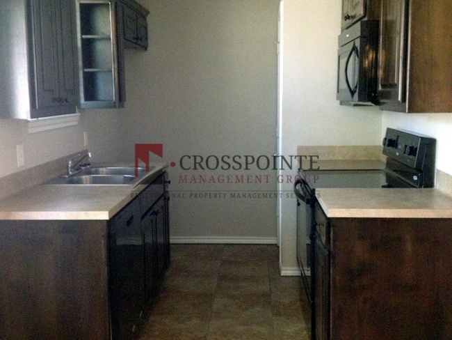 Photo - AVAILABLE: 2 Bedroom, 2 Bathroom Duplex in Lindale!