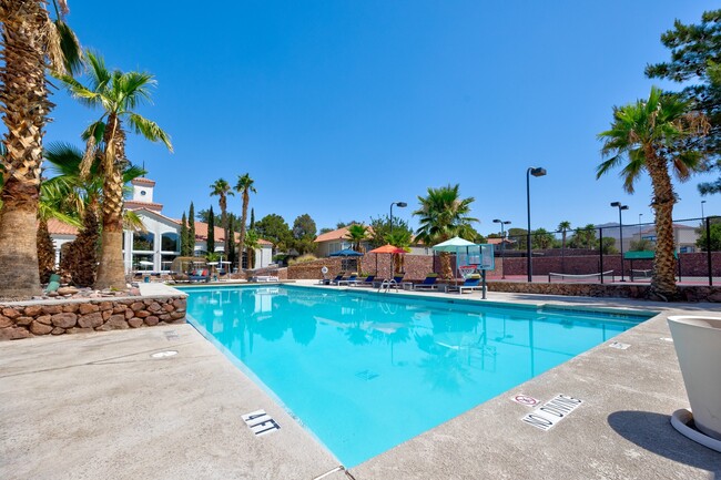 Resort Style Swimming Pool