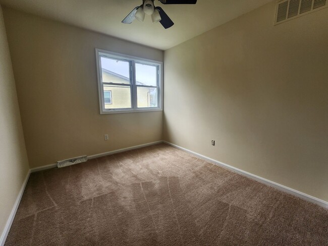 Photo - 321 Mayberry Ln
