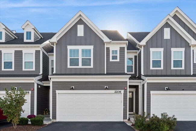 Building Photo - 2206 Weatherbee Ln