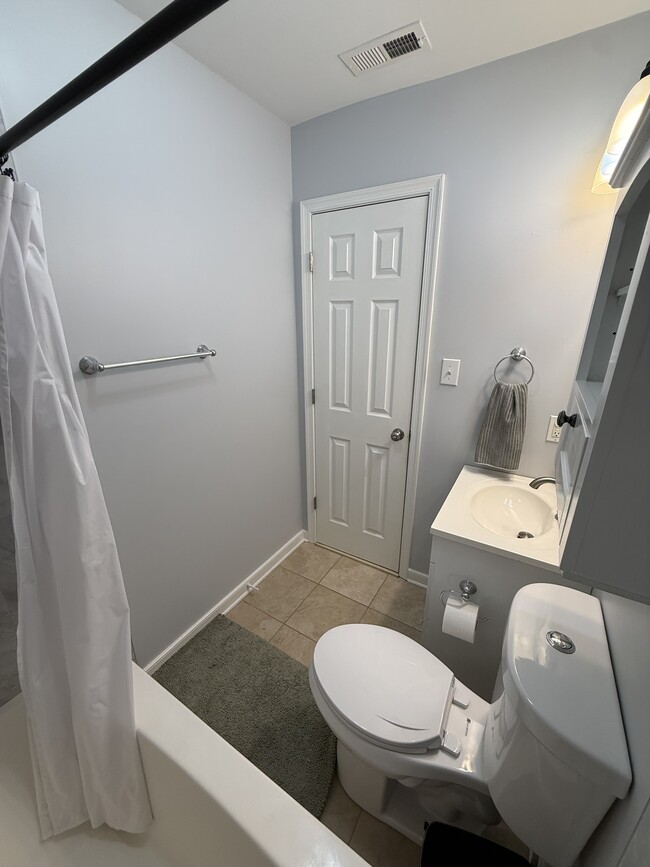 Photo - 714 Lakeside Blvd