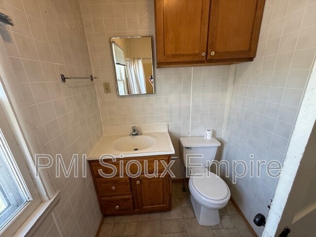 Photo - 734 W 10th St Unit 5