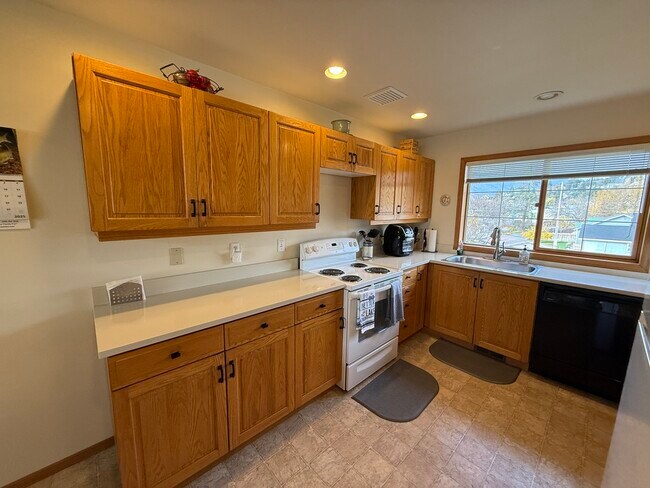 Photo - 217 E Pkwy Dr