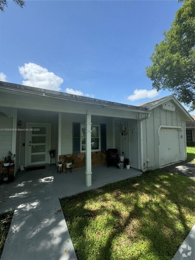 Building Photo - 14568 SW 142nd Ct Cir S Rental