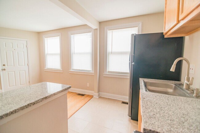 Photo - 1653 Northgate Rd Unit 2