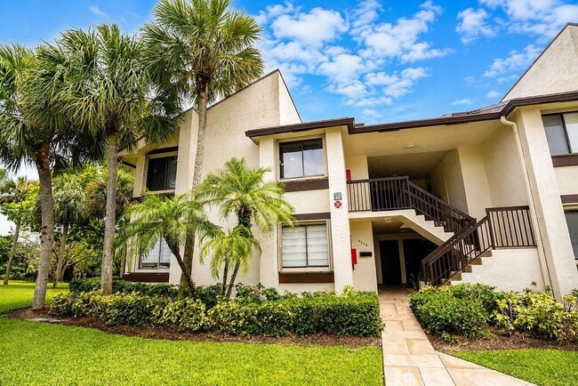 Building Photo - 9310 SW 23rd St Unit 4