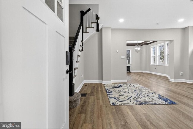 Photo - 2417 Washington St