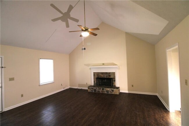 Photo - 2320 Ridgedale Dr SW