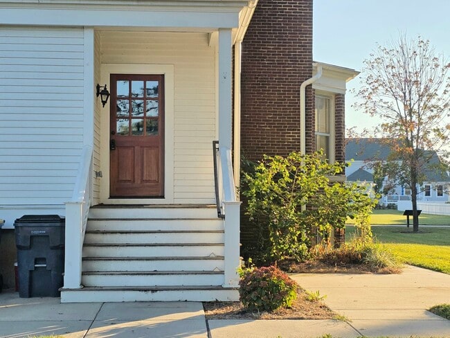 Photo - 1306 Officers Row Unit B