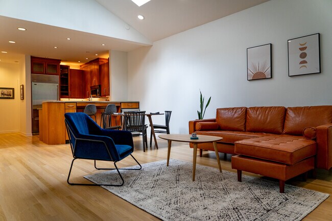 Photo - 2446 NW Thurman St