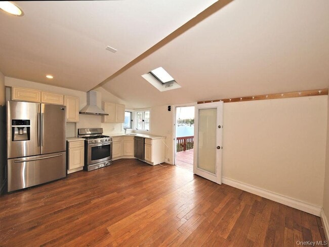 Photo - 632 Milton Rd