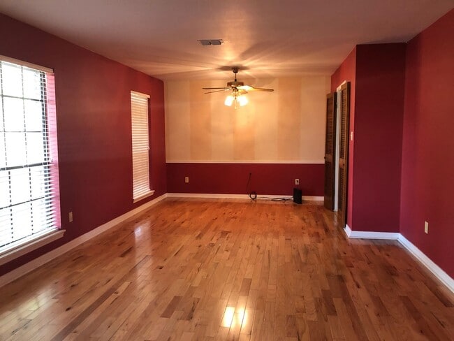 Photo - 10114 Village Green Dr