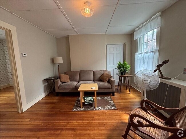 Building Photo - 107 Prospect Hill St Unit 3 Rental