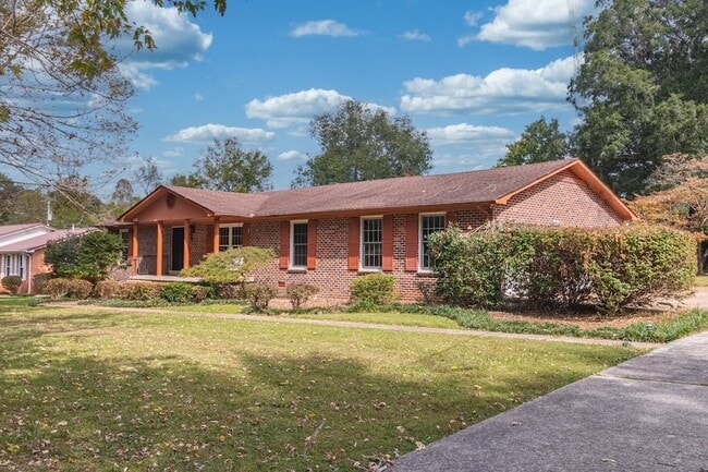 Photo - 204 Lake Cir Dr