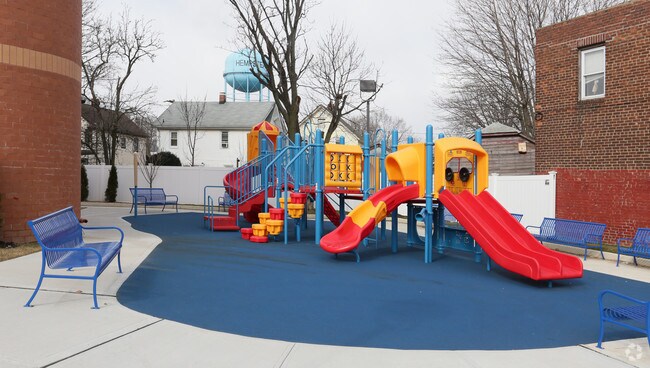 Photo - Linden Knolls