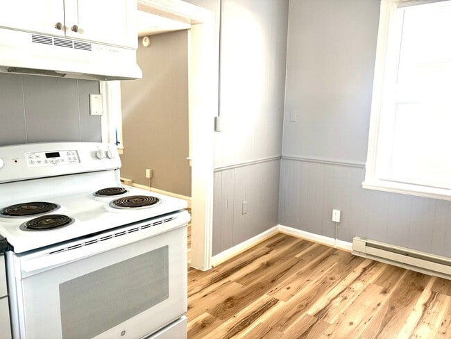 Photo - 201 W 5th St