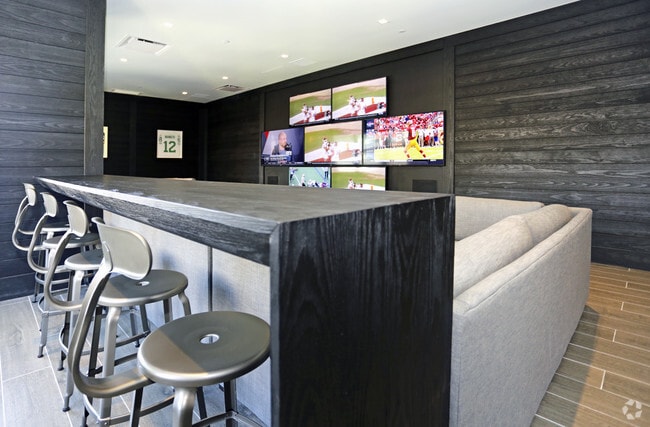 Photo - 65 Bay Street Apartments