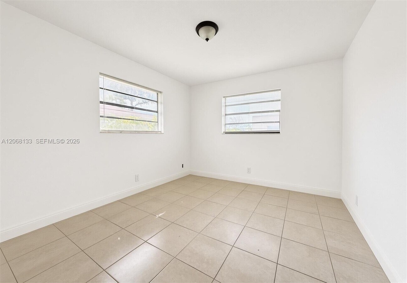 Photo - 407 NW 7th Ct Unidad S