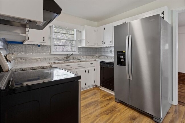 Photo - 430 Haynes Rd