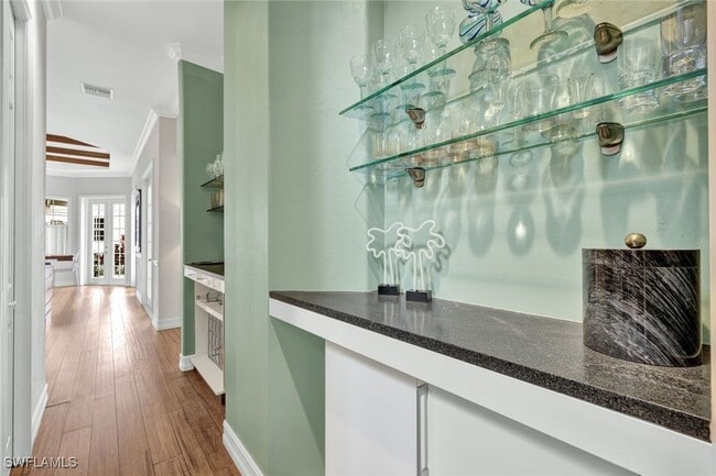 Photo - 255 2nd Ave N