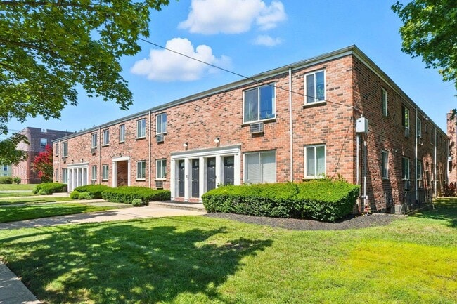 Photo - Pine Gardens