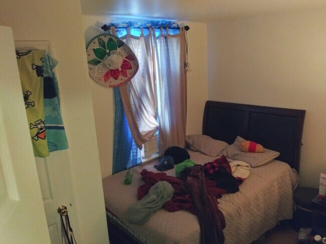 Photo - 182 Redmond St