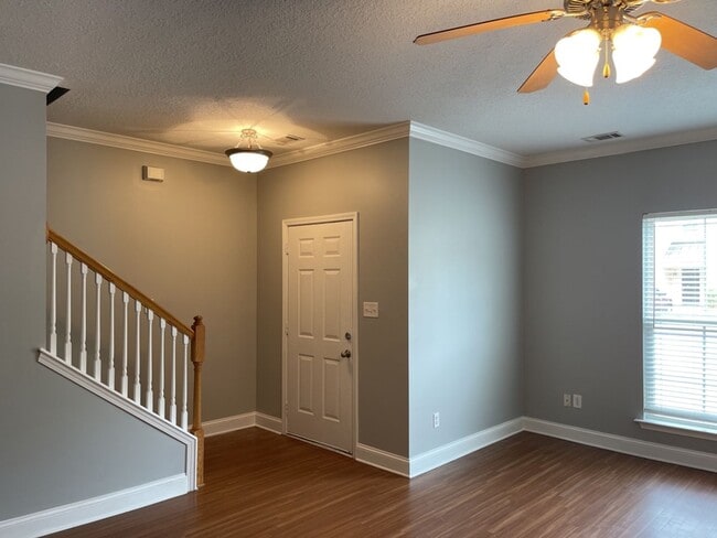 Photo - 273 Vining Way