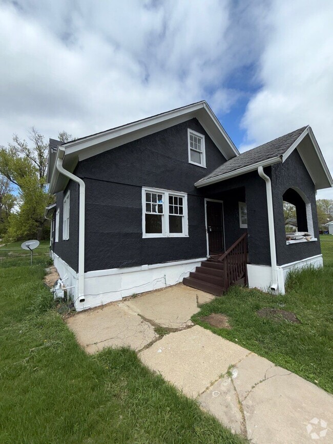 Building Photo - 3419 Delaware St Rental