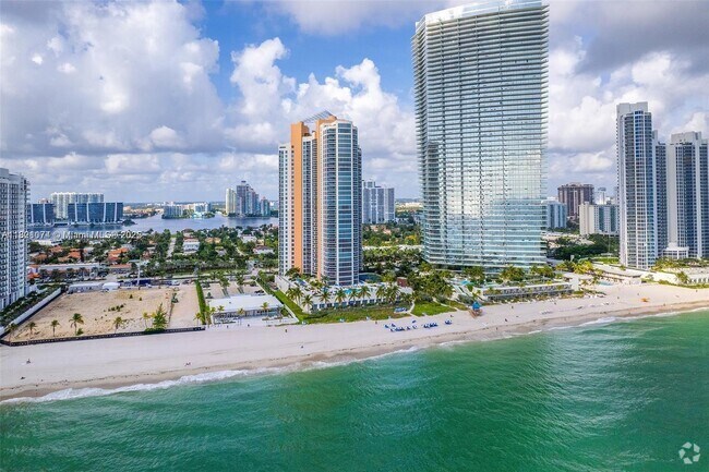 Building Photo - 18911 Collins Ave Unit 3105 Rental