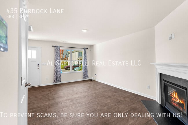 Photo - 435 Burdock Ln
