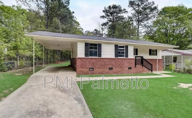 Photo - 329 Saddlefield Rd