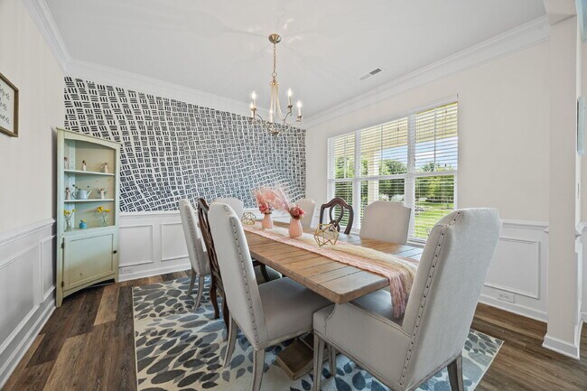 Photo - "Spacious 5-Bedroom Gem in Gastonia with 3...