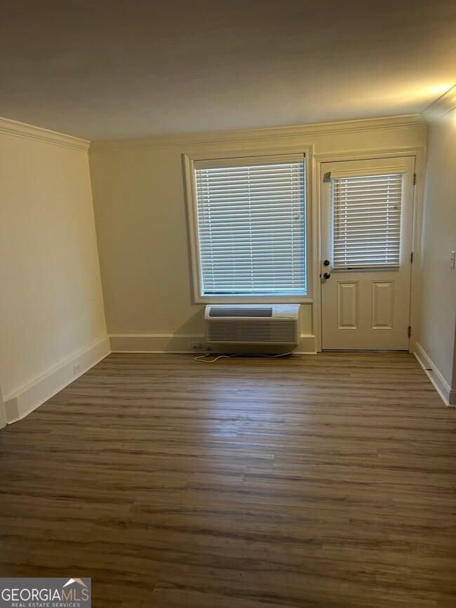 Photo - 712 Ave A NE