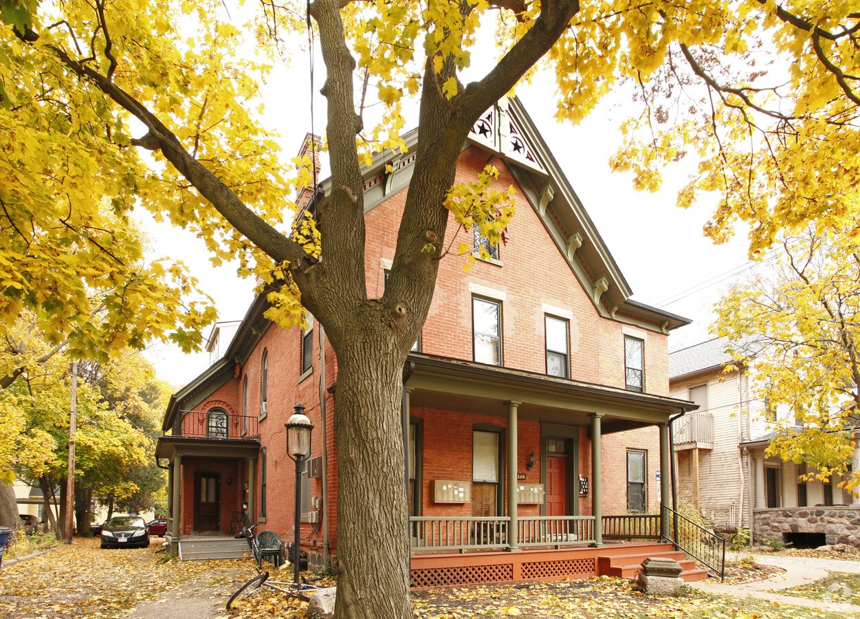 Photo - 114 N Ingalls St Apartments