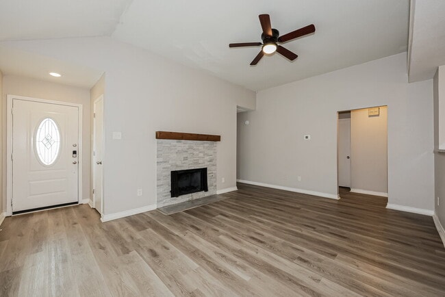 Photo - 522 Chancellorsville Dr