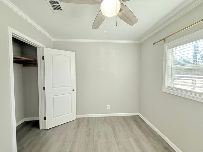 Photo - Fully Remodeled East Hill Cottage