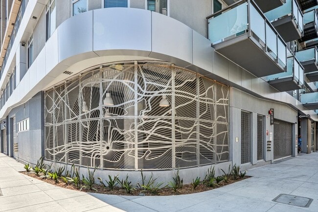 Photo - Link Apartments® Four12