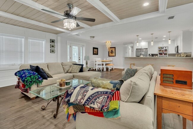 Photo - 221 S Lorraine Dr