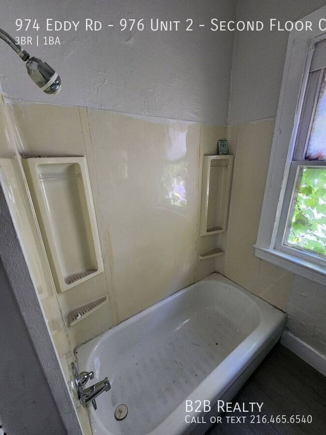 Photo - 974 Eddy Rd Unit 976 2 - Second Floor Cleveland, OH
