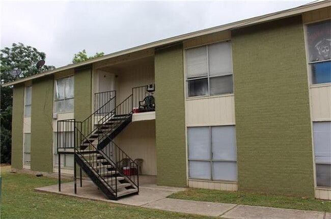 Photo - 100 Uhland Rd Unit 4