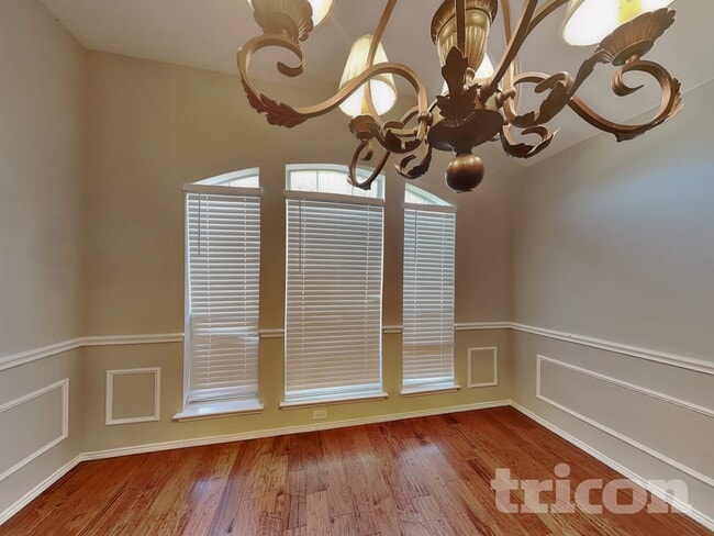 Photo - 4702 Valleyview Dr