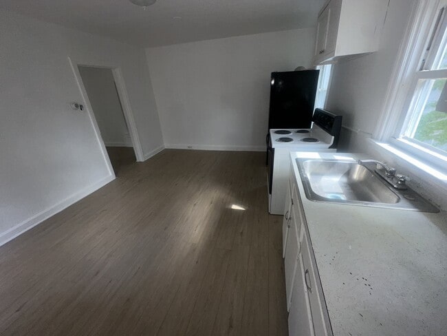 Photo - 115 East Ave Unit 2