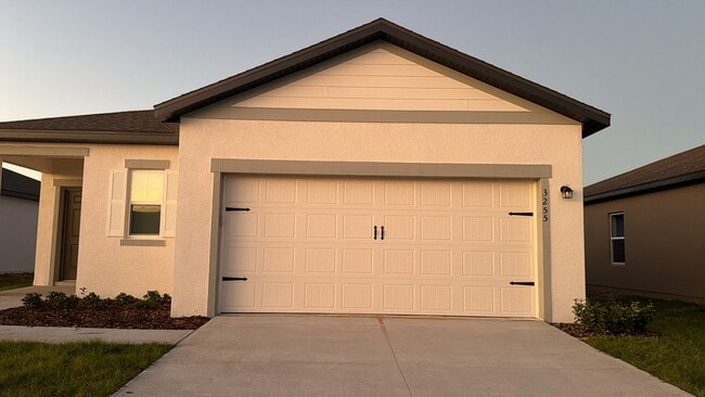 Building Photo - 3255 Carnation Ave