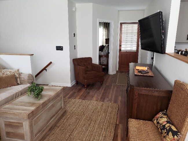 Photo - 60 Glenwood Ave Unidad 2