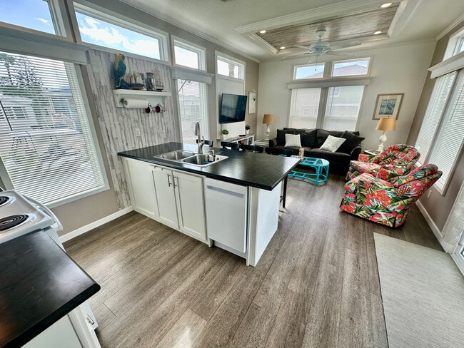 Photo - 731 Nettles Blvd Unidad SI ID1537527P