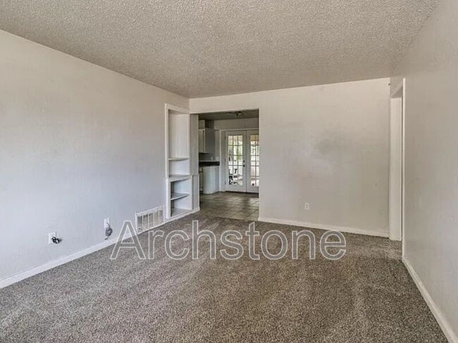 Photo - 3217 Overland Dr